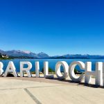 bariloche-barilocheorg-verano2021-fotofranciscoraggio-fotobarilocheorg-patagonia-argentina-lagonahuelhuapi-cartelbariloche